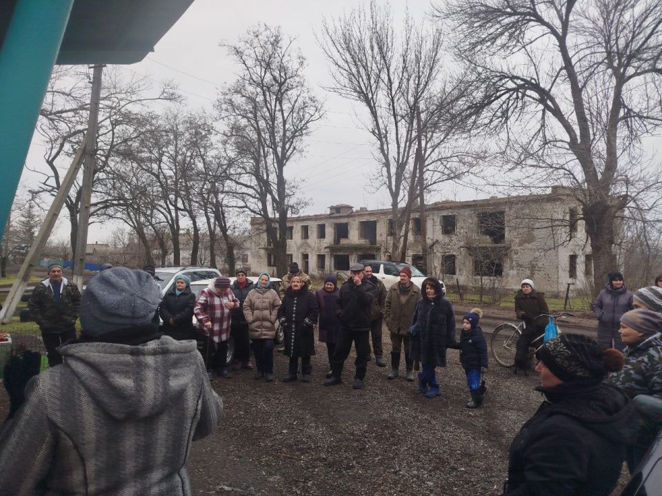 Заместитель главы администрации Старобешевского муниципального округа Михаил Ольмезов провел сход граждан в селе Бела Каменка Заместитель главы администрации Старобешевского муниципального округа Михаил Ольмезов провел сход граждан в селе Бела Каменка