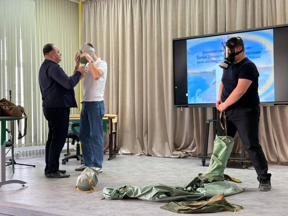 В Ялтинской школе №2 прошел Всероссийский урок культуры безопасности В Ялтинской школе №2 прошел Всероссийский урок культуры безопасности