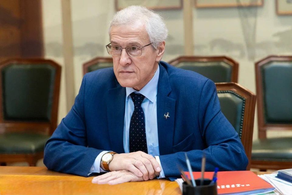 Сергей Цивилев провёл рабочую встречу с председателем профсоюза «Росуглепроф» Иваном Мохначуком Сергей Цивилев провёл рабочую встречу с председателем профсоюза «Росуглепроф» Иваном Мохначуком