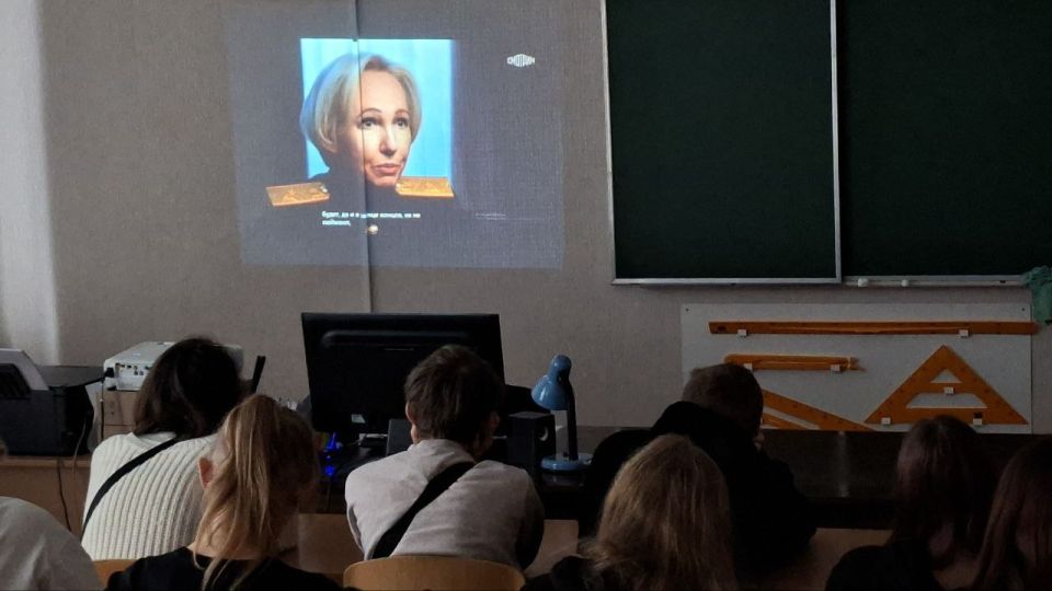 В школе прошёл кинопоказ фильма «Предательство» В школе прошёл кинопоказ фильма «Предательство»