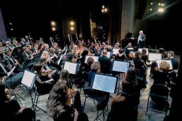 Сотрудники и ветераны органов внутренних дел посетили Донецкую филармонию