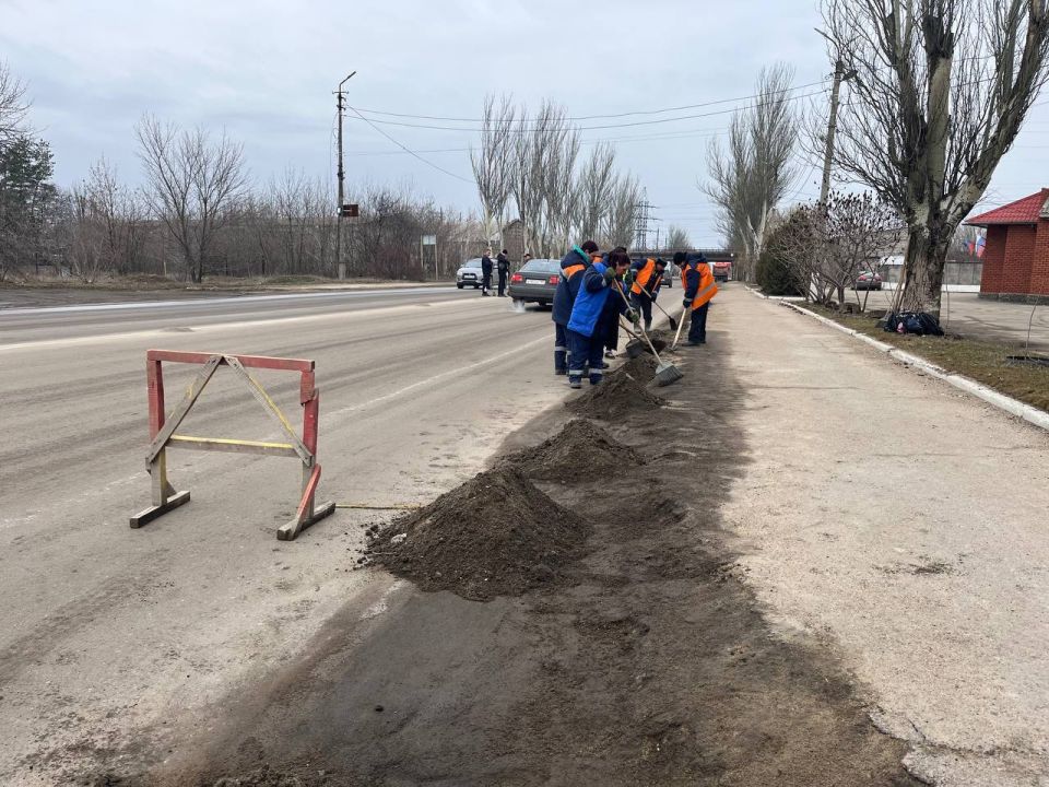 МУП «Простор» ежедневно выполняет все необходимые работы по содержанию городских улиц МУП «Простор» ежедневно выполняет все необходимые работы по содержанию городских улиц