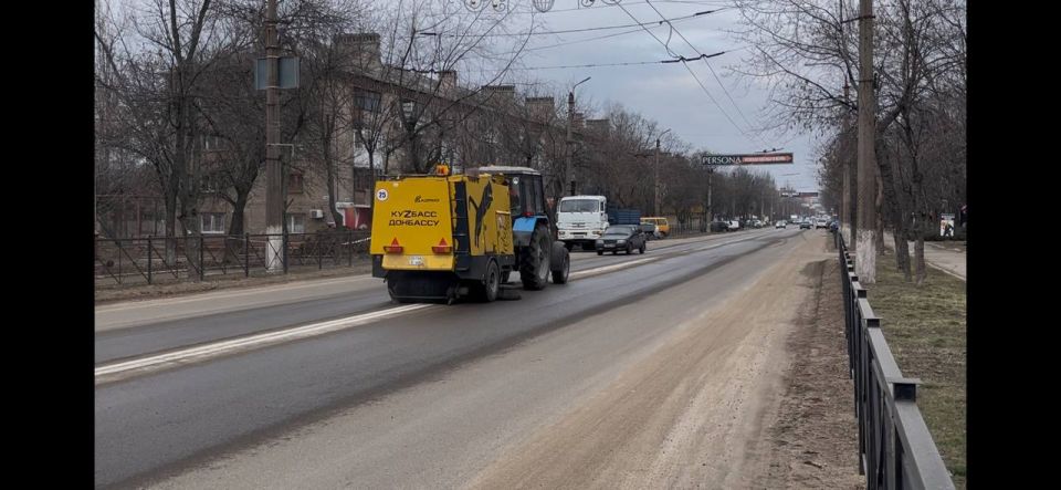 МУП «Простор» ежедневно выполняет все необходимые работы по содержанию городских улиц МУП «Простор» ежедневно выполняет все необходимые работы по содержанию городских улиц