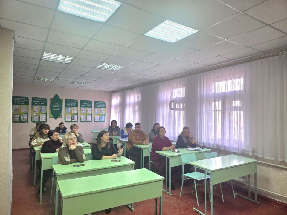 Первый заместитель руководителя Управы Центрально-Городского внутригородского района Инна Кисенко провела встречу с трудовым коллективом ГБПОУ «Макеевский техникум сервиса и торговли» Первый заместитель руководителя Управы Центрально-Городского внутригородского района Инна Кисенко провела встречу с трудовым коллективом ГБПОУ «Макеевский техникум сервиса и торговли»