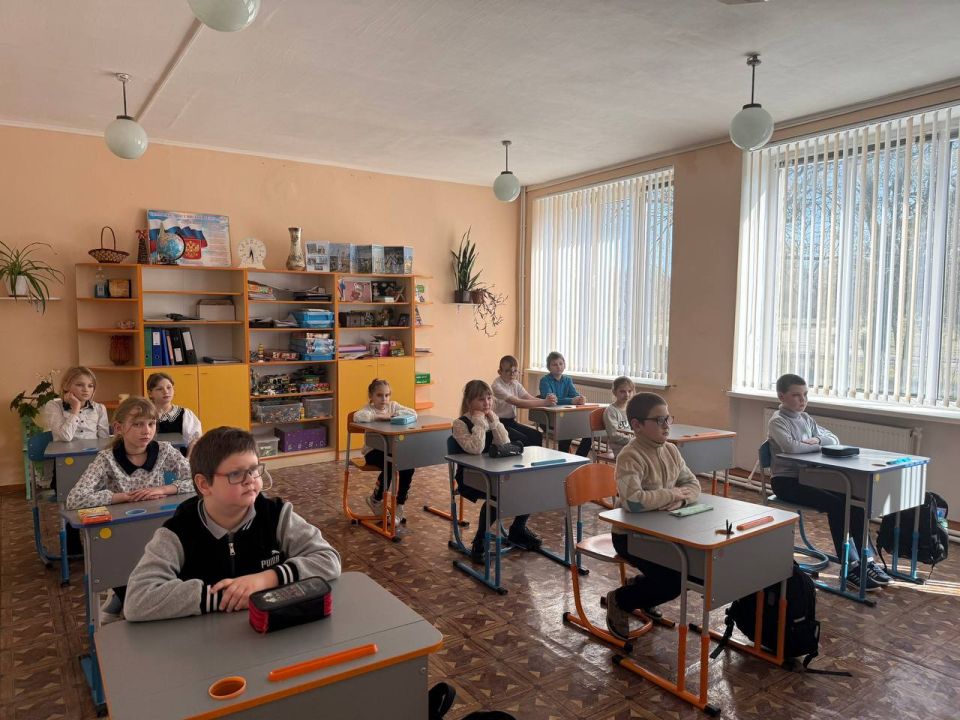 Юные экологи Демьяновки: в школе прошёл урок бережного отношения к природе Юные экологи Демьяновки: в школе прошёл урок бережного отношения к природе