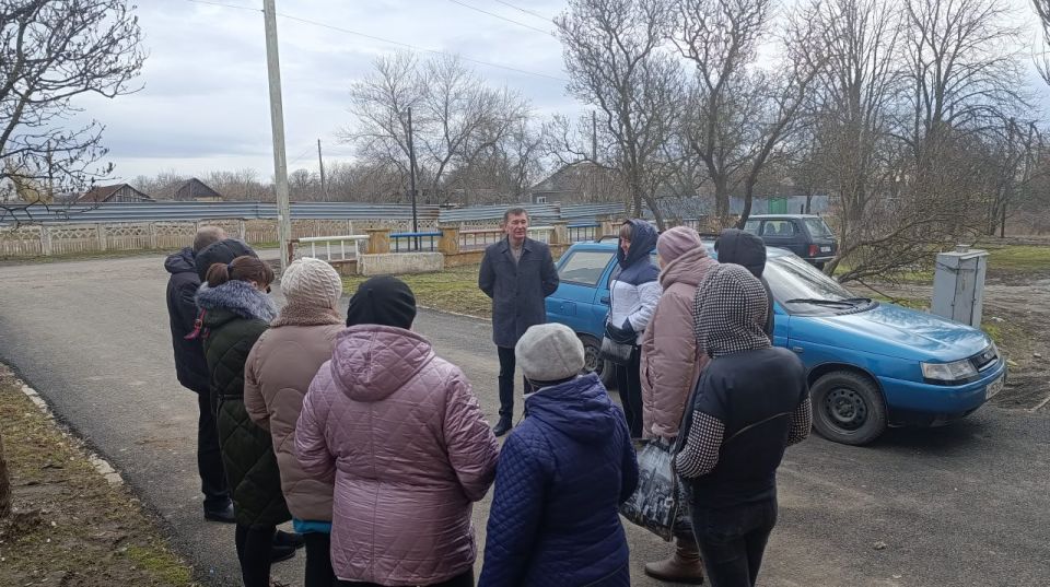 Встреча с населением села Солнцево Встреча с населением села Солнцево