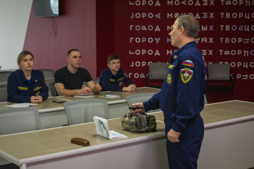 Повторение — мать учения. Команда Донецкого РО ВСКС продолжает совершенствовать свои навыки в деле оказания первой помощи Повторение — мать учения. Команда Донецкого РО ВСКС продолжает совершенствовать свои навыки в деле оказания первой помощи