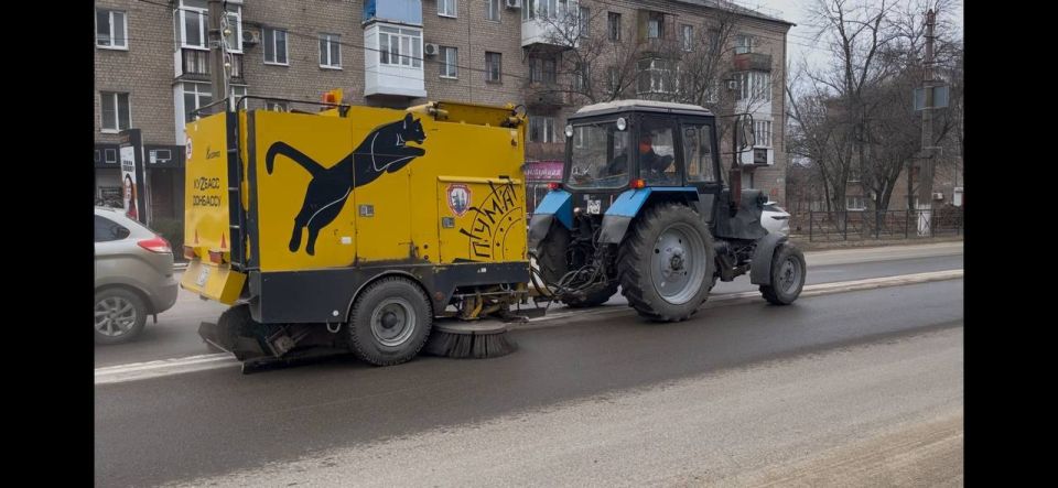 МУП «Простор» ежедневно выполняет все необходимые работы по содержанию городских улиц МУП «Простор» ежедневно выполняет все необходимые работы по содержанию городских улиц