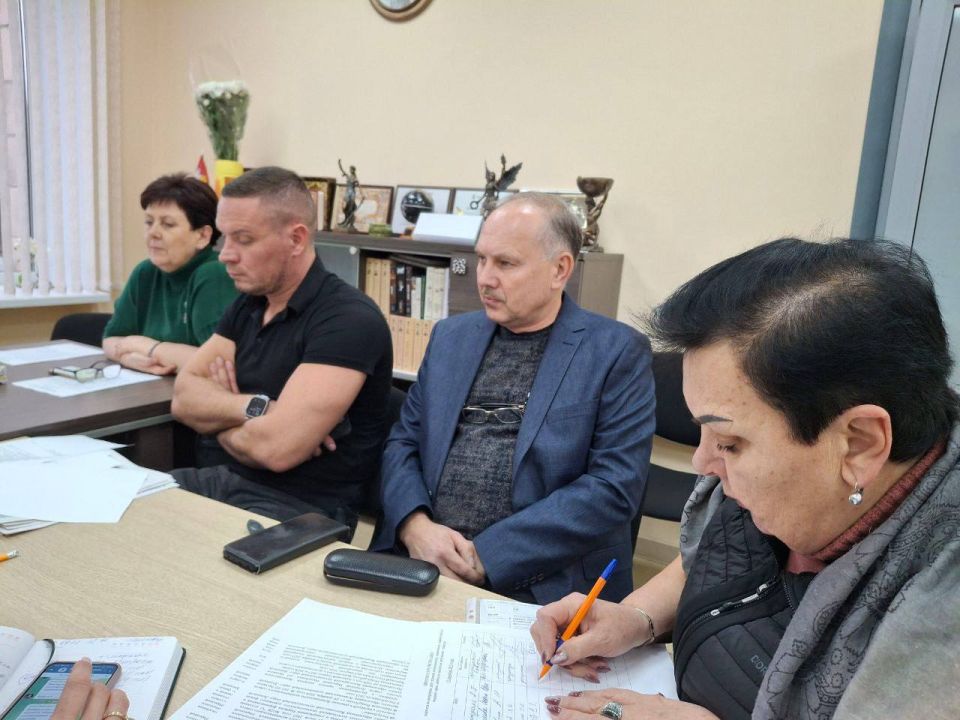 03 марта 2026 года депутаты Ясиноватского муниципального совета от фракции «ЕДИНАЯ РОССИЯ» – Наталья Филиппова, Елена Алипа и Владимир Сергиенко провели встречи с жителями округа 03 марта 2026 года депутаты Ясиноватского муниципального совета от фракции «ЕДИНАЯ РОССИЯ» – Наталья Филиппова, Елена Алипа и Владимир Сергиенко провели встречи с жителями округа