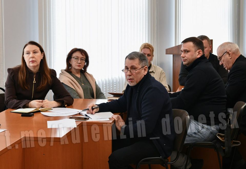 Алексей Кулемзин: Провёл совещание по вопросу ценообразования с представителями Управ, руководителями рынков, хозяйствующими субъектами сферы торговли Алексей Кулемзин: Провёл совещание по вопросу ценообразования с представителями Управ, руководителями рынков, хозяйствующими субъектами сферы торговли