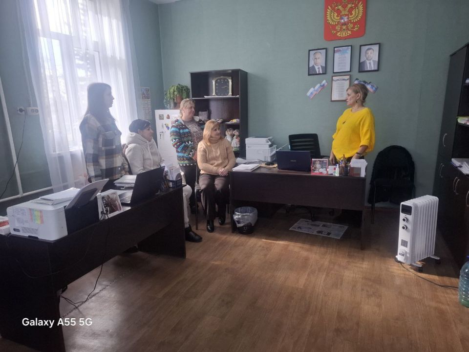 Заведующий Александровским территориальным сектором Галина Владимировна Иванченко провела встречу с жителями села Горбатенко Заведующий Александровским территориальным сектором Галина Владимировна Иванченко провела встречу с жителями села Горбатенко