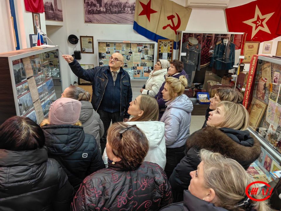 Сегодня в музее истории и развития Донецкой железной дороги прошла экскурсия, приуроченная к Международному женскому дню 8 Марта Сегодня в музее истории и развития Донецкой железной дороги прошла экскурсия, приуроченная к Международному женскому дню 8 Марта