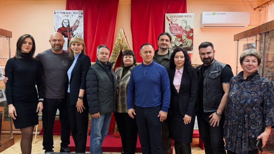 Александр Пеняев: Диалог на равных или как молодёжь Ясиноватой встречала артистов Александр Пеняев: Диалог на равных или как молодёжь Ясиноватой встречала артистов