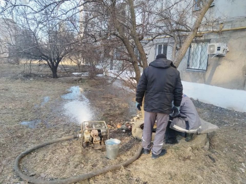 Аварийно-ремонтные бригады Ленобласти устранили аварии в Енакиево Аварийно-ремонтные бригады Ленобласти устранили аварии в Енакиево