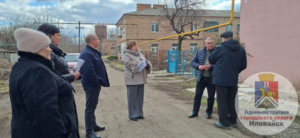 Денис Зубов: СХОД ГРАЖДАН. 04 марта в Иловайске состоялась встреча жителей с заместителем главы администрации городского округа Иловайск – Александром Васильевичем Кузнецовым Денис Зубов: СХОД ГРАЖДАН. 04 марта в Иловайске состоялась встреча жителей с заместителем главы администрации городского округа Иловайск – Александром Васильевичем Кузнецовым
