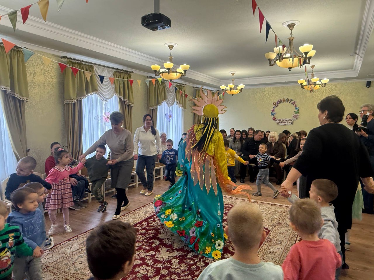 Весна, улыбки и тепло в Донецком детском доме «Теремок» Весна, улыбки и тепло в Донецком детском доме «Теремок»