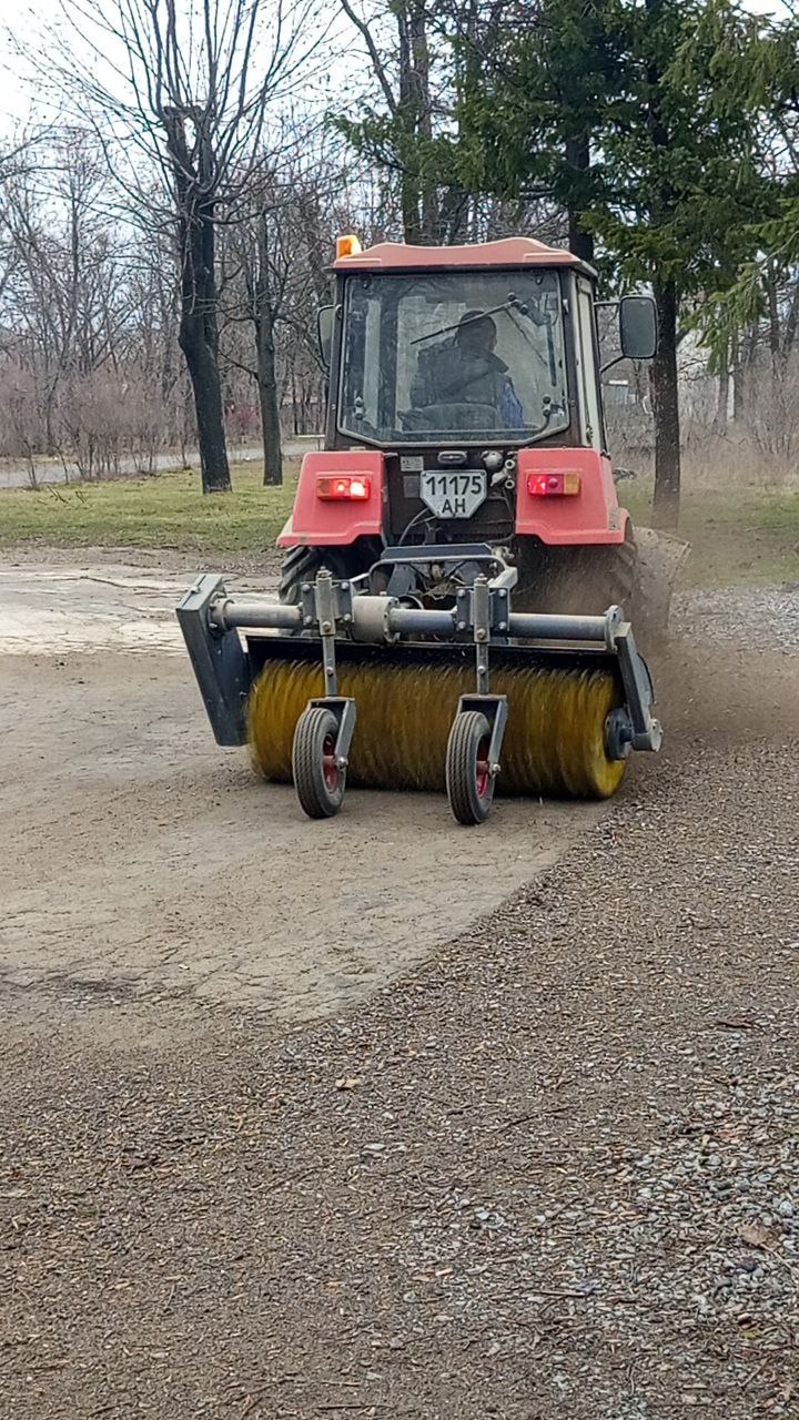Коммунальные службы провели масштабные работы по благоустройству в Старобешевском округе Коммунальные службы провели масштабные работы по благоустройству в Старобешевском округе