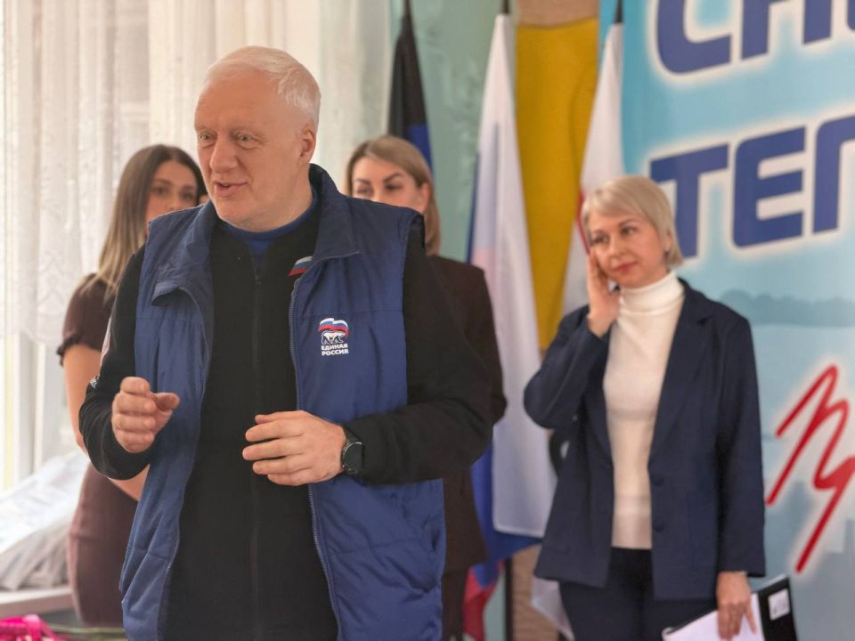 Партийцы поздравили "Снежноетеплосеть" с полувековым юбилеем Партийцы поздравили "Снежноетеплосеть" с полувековым юбилеем