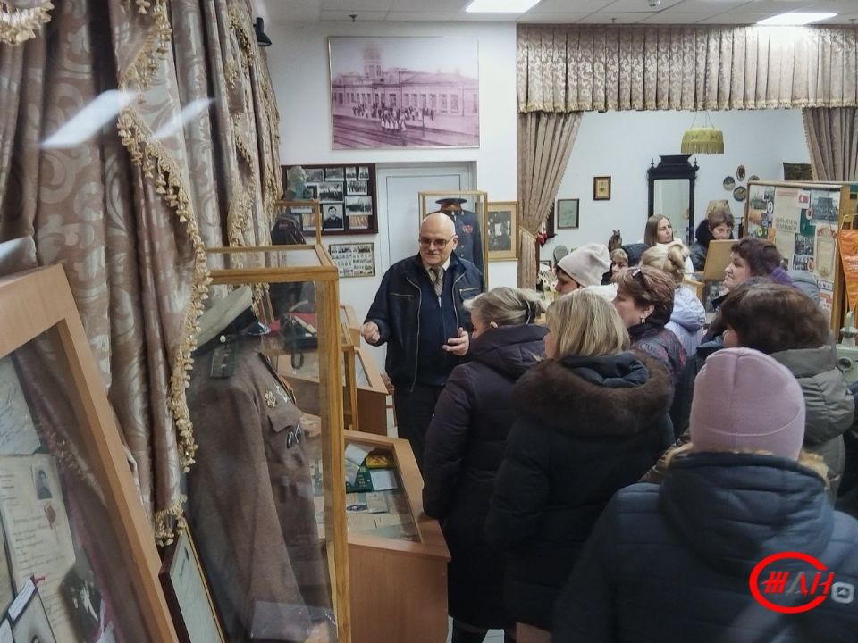 Сегодня в музее истории и развития Донецкой железной дороги прошла экскурсия, приуроченная к Международному женскому дню 8 Марта Сегодня в музее истории и развития Донецкой железной дороги прошла экскурсия, приуроченная к Международному женскому дню 8 Марта