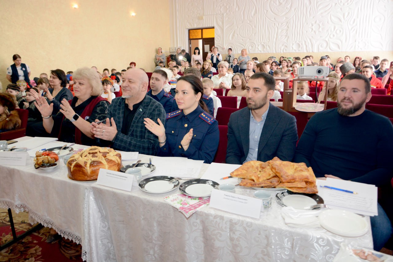 В Донецке сотрудники регионального управления СК приняли участие в «Фестивале Единства народов России» В Донецке сотрудники регионального управления СК приняли участие в «Фестивале Единства народов России»