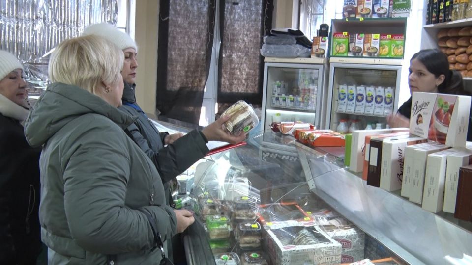Иван Приходько: Активисты Народного контроля проверили ряд магазинов в Калининском районе Горловки Иван Приходько: Активисты Народного контроля проверили ряд магазинов в Калининском районе Горловки