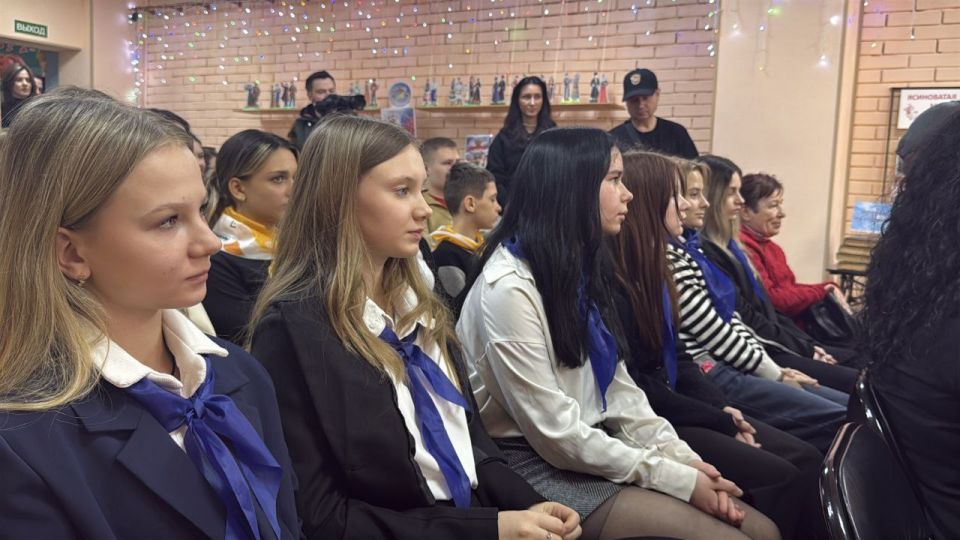 Александр Пеняев: Диалог на равных или как молодёжь Ясиноватой встречала артистов Александр Пеняев: Диалог на равных или как молодёжь Ясиноватой встречала артистов