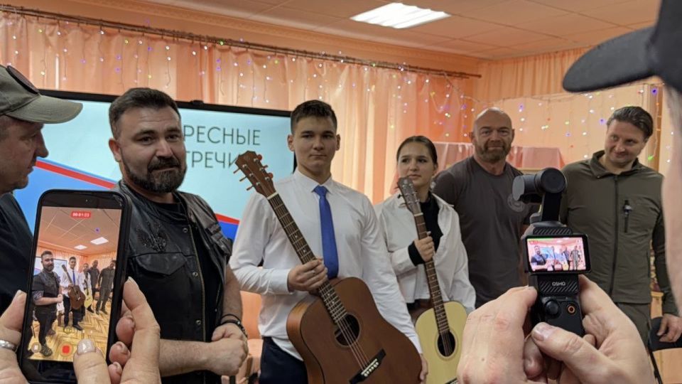 Александр Пеняев: Диалог на равных или как молодёжь Ясиноватой встречала артистов Александр Пеняев: Диалог на равных или как молодёжь Ясиноватой встречала артистов