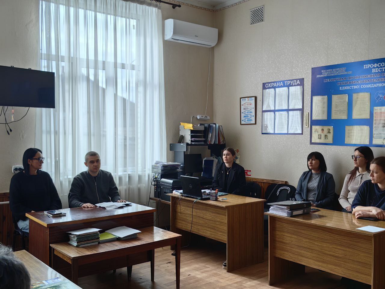 Врип главы муниципального образования Старобешевский муниципальный округ, Секретарь местного отделения Всероссийской политической партии «ЕДИНАЯ РОССИЯ» Алексей Черкашин провел встречу с трудовым коллективом ГБОУ... Врип главы муниципального образования Старобешевский муниципальный округ, Секретарь местного отделения Всероссийской политической партии «ЕДИНАЯ РОССИЯ» Алексей Черкашин провел встречу с трудовым коллективом ГБОУ...