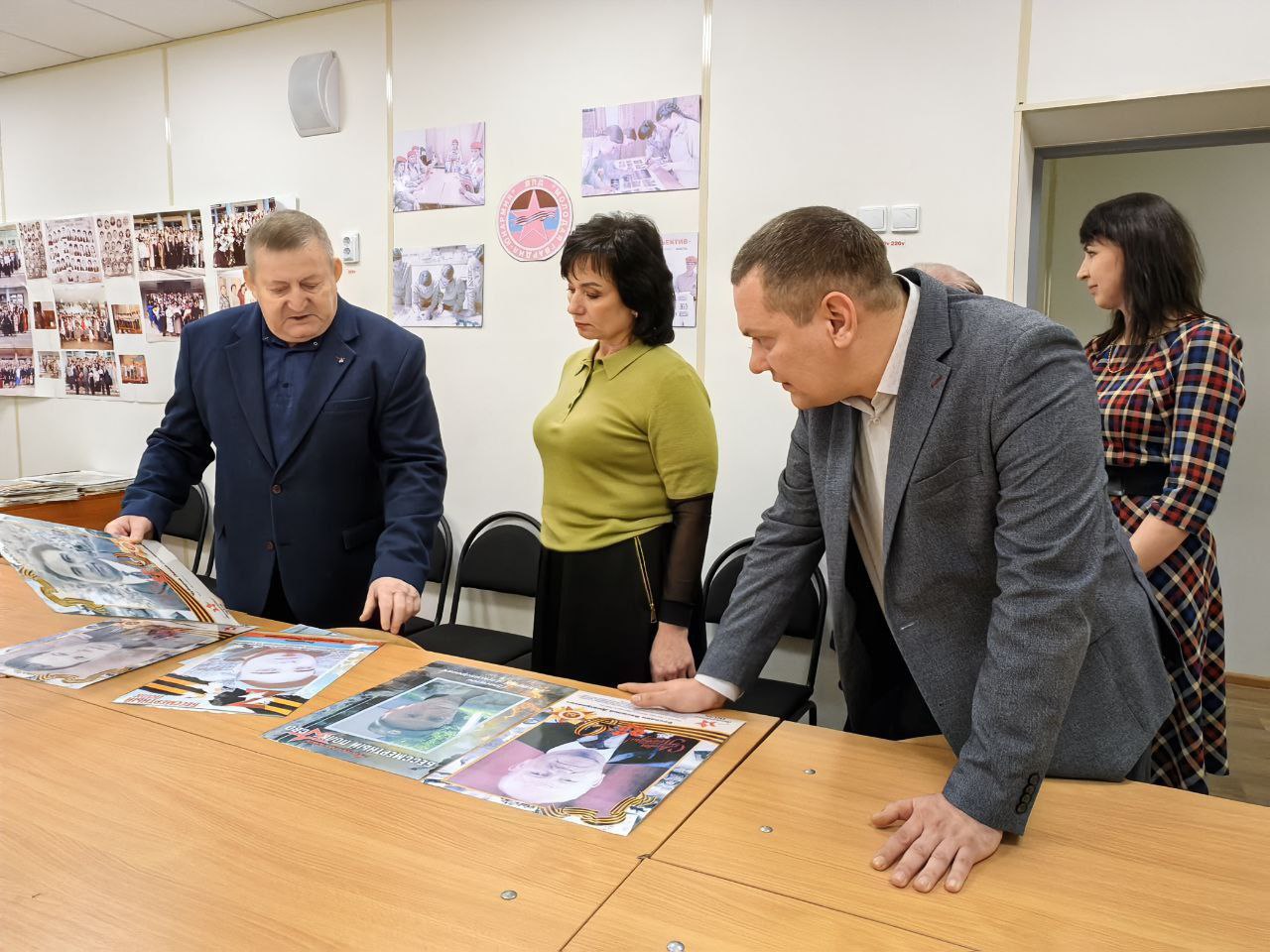 Наталья Великодная: Министр образования и науки ДНР Олег Трофимов с рабочим визитом побывал в Тельмановском муниципальном округе Наталья Великодная: Министр образования и науки ДНР Олег Трофимов с рабочим визитом побывал в Тельмановском муниципальном округе