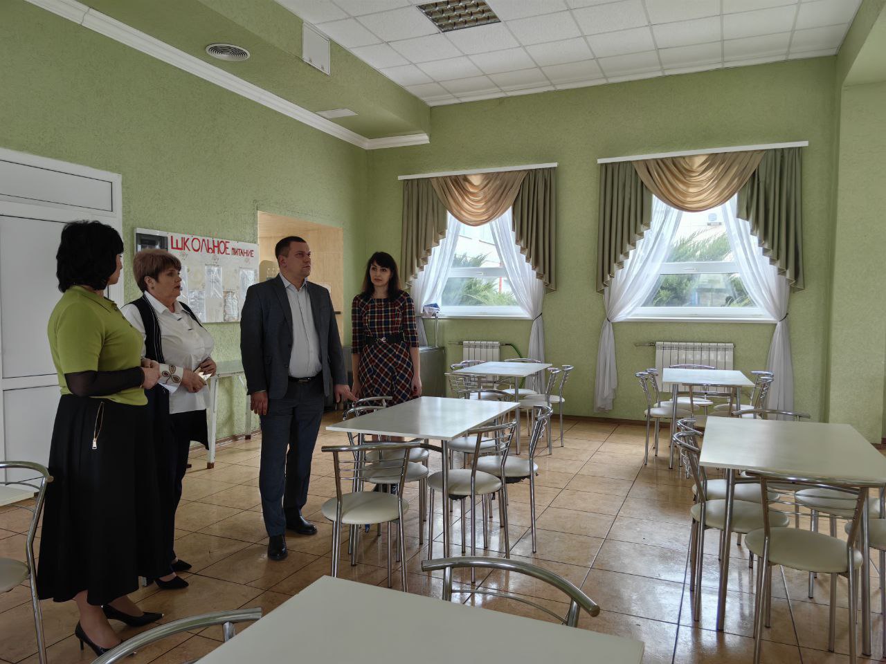 Наталья Великодная: Министр образования и науки ДНР Олег Трофимов с рабочим визитом побывал в Тельмановском муниципальном округе Наталья Великодная: Министр образования и науки ДНР Олег Трофимов с рабочим визитом побывал в Тельмановском муниципальном округе