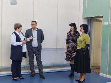 Наталья Великодная: Министр образования и науки ДНР Олег Трофимов с рабочим визитом побывал в Тельмановском муниципальном округе