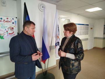 Выполняя поручение Главы Донецкой Народной Республики провожу выездные мероприятия на курируемой территории - Волновахском муниципальном округе