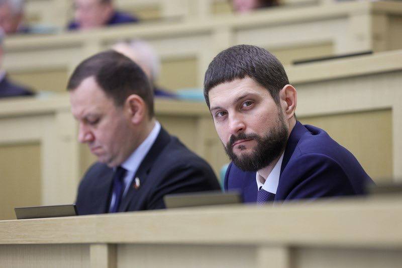 Александр Волошин: #пленарноезаседание_СФ. Сегодня в Совете Федерации прошло очередное пленарное заседание под председательством Валентины Ивановны Матвиенко Александр Волошин: #пленарноезаседание_СФ. Сегодня в Совете Федерации прошло очередное пленарное заседание под председательством Валентины Ивановны Матвиенко