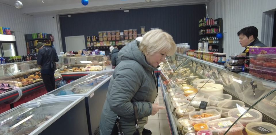 Иван Приходько: Активисты Народного контроля проверили ряд магазинов в Калининском районе Горловки Иван Приходько: Активисты Народного контроля проверили ряд магазинов в Калининском районе Горловки