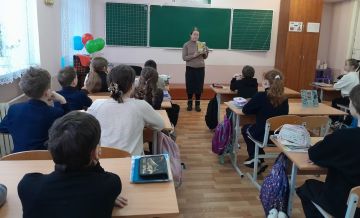 Хоровод весёлых книжек. Читать интересно! А читать вслух и вместе – интересно вдвойне! Все неравнодушные к книге и чтению отмечают праздник – Всероссийский день чтения вслух, который празднуется ежегодно в первую среду...