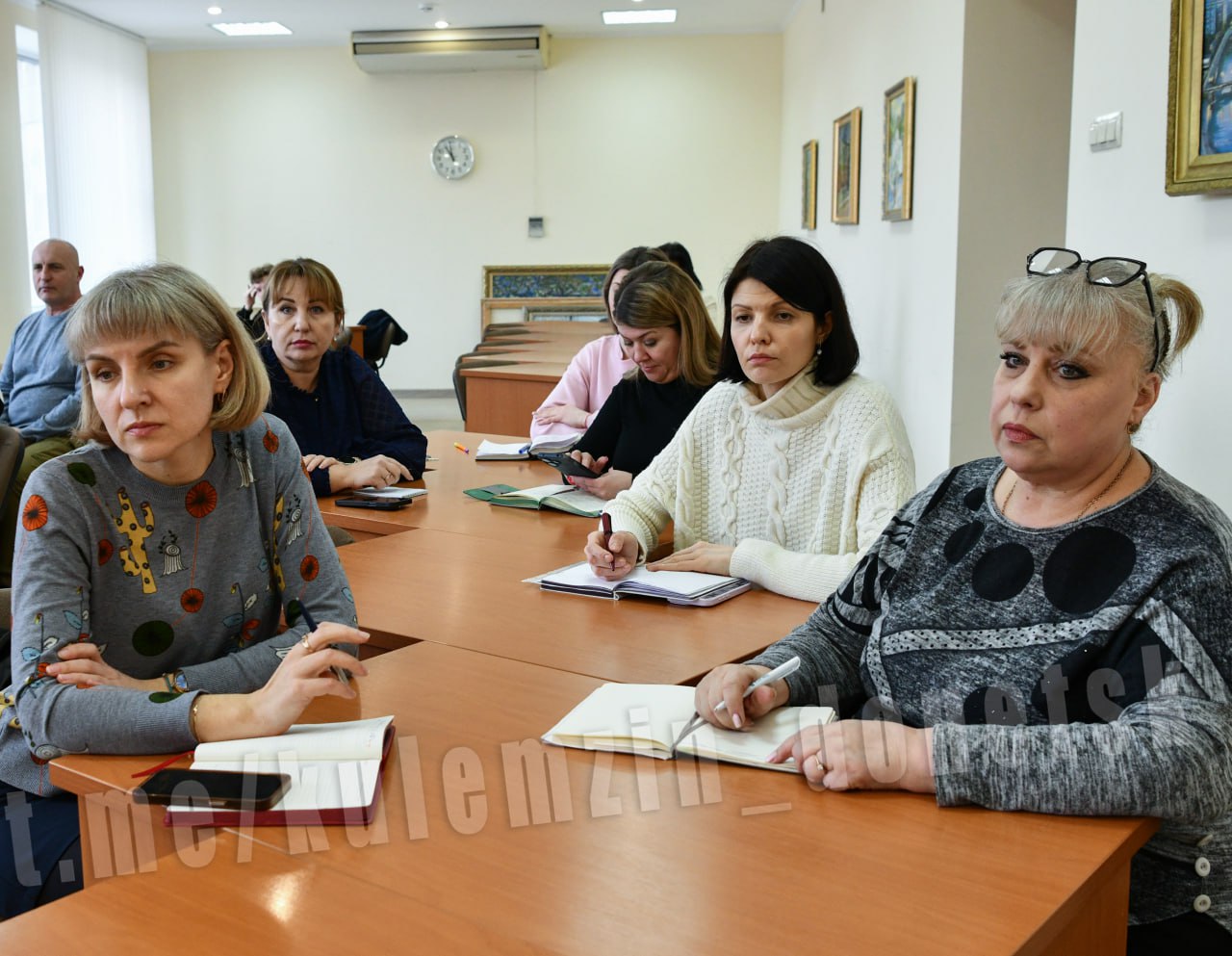 Алексей Кулемзин: Сегодня в муниципальном образовании городского округа Донецк состоялось очередное заседание межведомственного штаба по вопросам охраны здоровья граждан, который создан во исполнение поручения Главы ДНР... Алексей Кулемзин: Сегодня в муниципальном образовании городского округа Донецк состоялось очередное заседание межведомственного штаба по вопросам охраны здоровья граждан, который создан во исполнение поручения Главы ДНР...