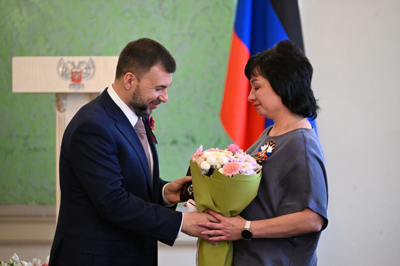 Ровно четыре года назад, Указом Главы ДНР №47 от 4 марта 2022 года, Наталья Анатольевна Великодная была назначена главой администрации Тельмановского района Ровно четыре года назад, Указом Главы ДНР №47 от 4 марта 2022 года, Наталья Анатольевна Великодная была назначена главой администрации Тельмановского района