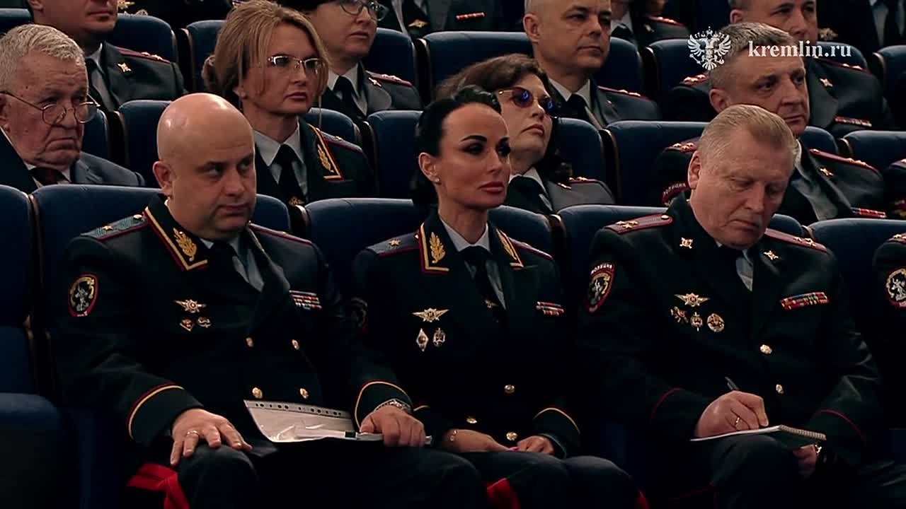 Владимир Путин принял участие в ежегодной расширенной коллегии МВД