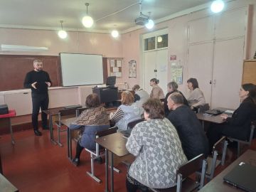 Сегодня, 3 марта, по инициативе Главы ДНР Дениса Пушилина, спикер-активист Алексей Боршош провел встречу с трудовым коллективом Государственного бюджетного общеобразовательного учреждения «Основная школа № 46 городского...