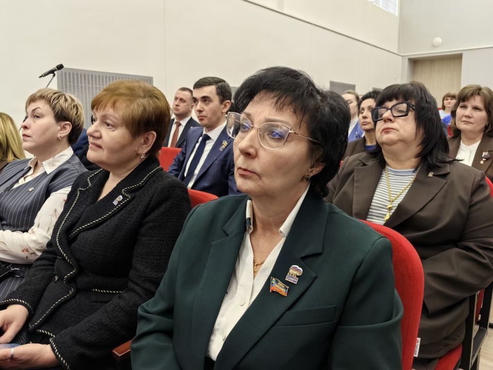 Главными результатами сессии «Дети Донбасса» республиканского форума «Единой России» стали предложения о строительстве республиканской детской больницы и обеспечение возможности для приема в детские сады ДНР с 6-месячного... Главными результатами сессии «Дети Донбасса» республиканского форума «Единой России» стали предложения о строительстве республиканской детской больницы и обеспечение возможности для приема в детские сады ДНР с 6-месячного...