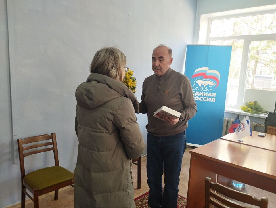 4 марта, в общественной приемной Партии «Единая Россия» Кировского внутригородского района Администрации городского округа Макеевка ДНР состоялся прием граждан депутатом Макеевского городского совета Александром Подгорным 4 марта, в общественной приемной Партии «Единая Россия» Кировского внутригородского района Администрации городского округа Макеевка ДНР состоялся прием граждан депутатом Макеевского городского совета Александром Подгорным