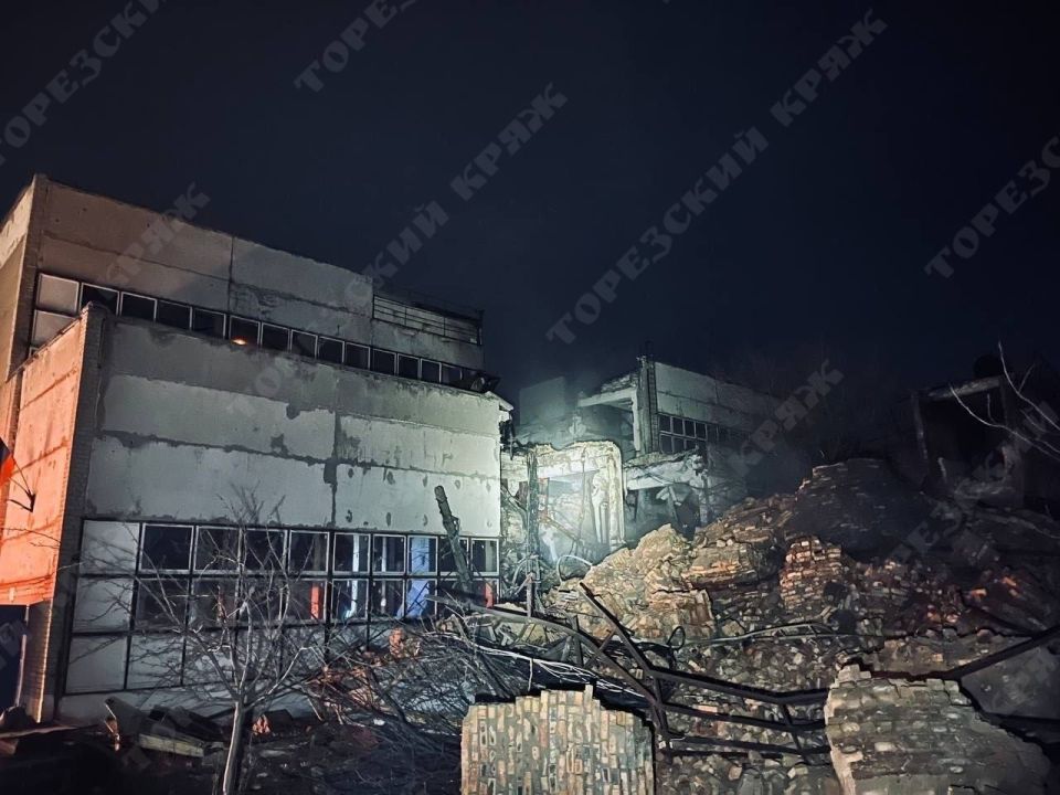 Появились фотографии с Кировского, где ночью произошло ЧП Появились фотографии с Кировского, где ночью произошло ЧП