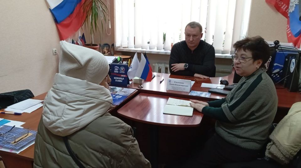 Елена Синецкая: Сегодня, 5 марта, первый заместитель руководителя Управы Калининского внутригородского района Администрации городского округа Донецк Роман Емельянов провел приём граждан в общественной приёмной Всероссийской... Елена Синецкая: Сегодня, 5 марта, первый заместитель руководителя Управы Калининского внутригородского района Администрации городского округа Донецк Роман Емельянов провел приём граждан в общественной приёмной Всероссийской...