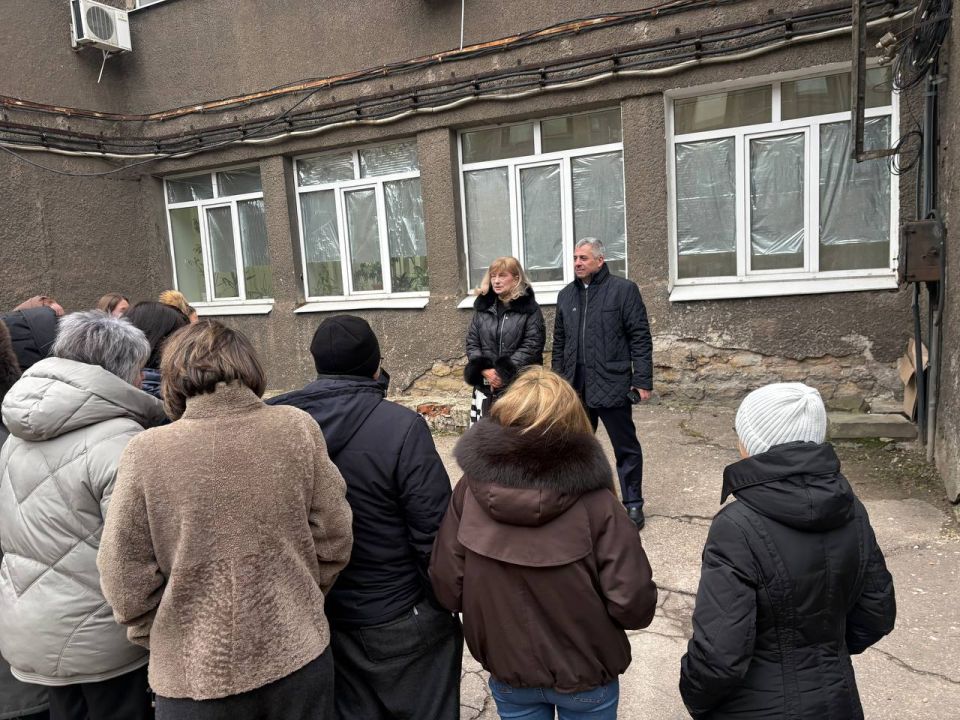 Татьяна Копылова: Сегодня, 5 марта, руководитель Управы Ворошиловского внутригородского района Администрации городского округа Донецк Копылова Татьяна и депутат Донецкого Городского совета Либерман Эдуард провели встречу с... Татьяна Копылова: Сегодня, 5 марта, руководитель Управы Ворошиловского внутригородского района Администрации городского округа Донецк Копылова Татьяна и депутат Донецкого Городского совета Либерман Эдуард провели встречу с...