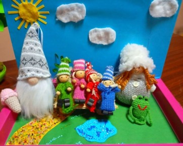 В Муниципальном бюджетном учреждении «Клуб пгт Грузско-Зорянское г.о. Макеевка» открылась выставка декоративно-прикладного творчества «Детских рук волшебные творения»