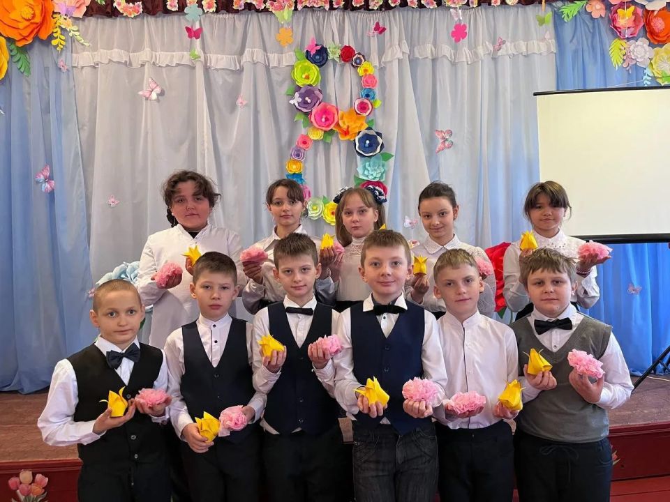 Праздничное мероприятие «Волшебство весны» Праздничное мероприятие «Волшебство весны»