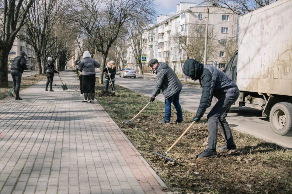 Антон Кольцов: Провели общегородской субботник Антон Кольцов: Провели общегородской субботник