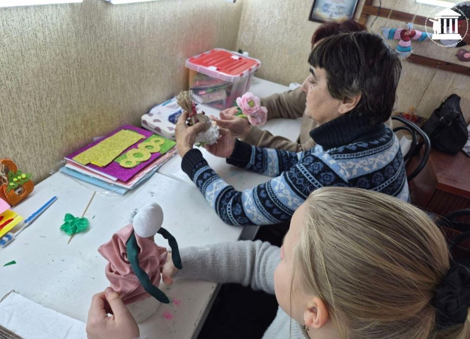 В городе Комсомольское прошло открытое занятие «Цветочные куклы — Феечки» В городе Комсомольское прошло открытое занятие «Цветочные куклы — Феечки»