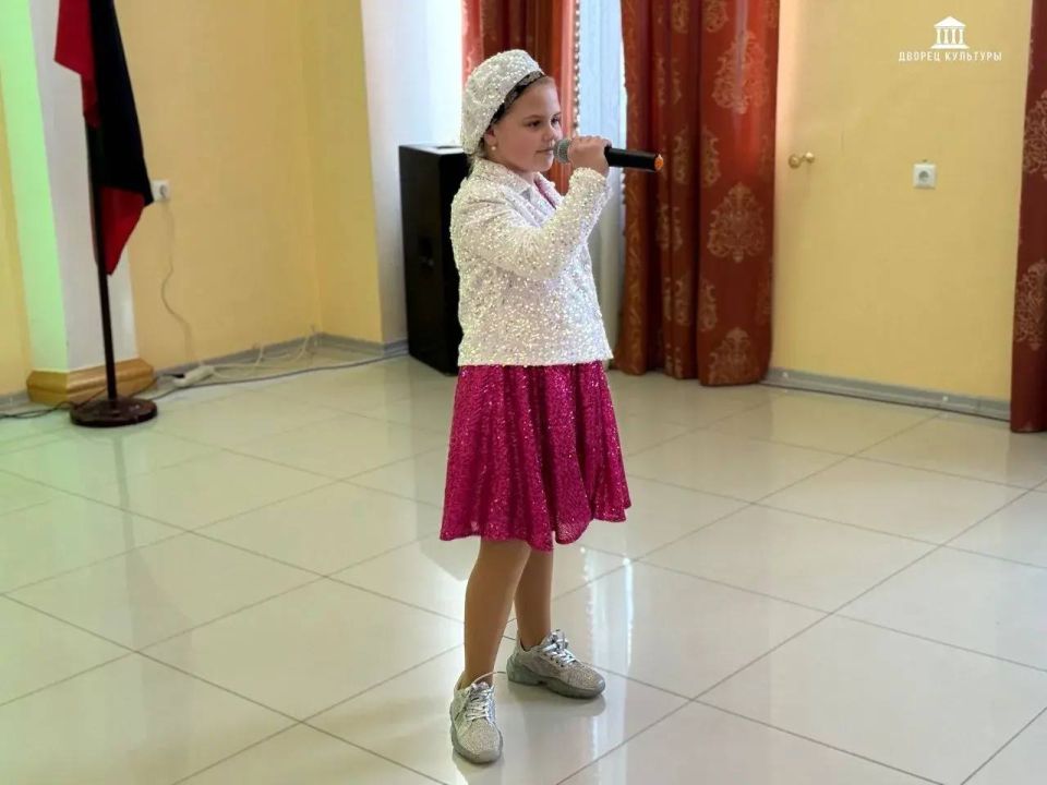 В преддверии Международного женского дня в Харцызском городском Дворце культуры совместно с Отделением филиала Фонда «Защитники Отечества» по г. Харцызск состоялась встреча с матерями и жёнами участников СВО В преддверии Международного женского дня в Харцызском городском Дворце культуры совместно с Отделением филиала Фонда «Защитники Отечества» по г. Харцызск состоялась встреча с матерями и жёнами участников СВО