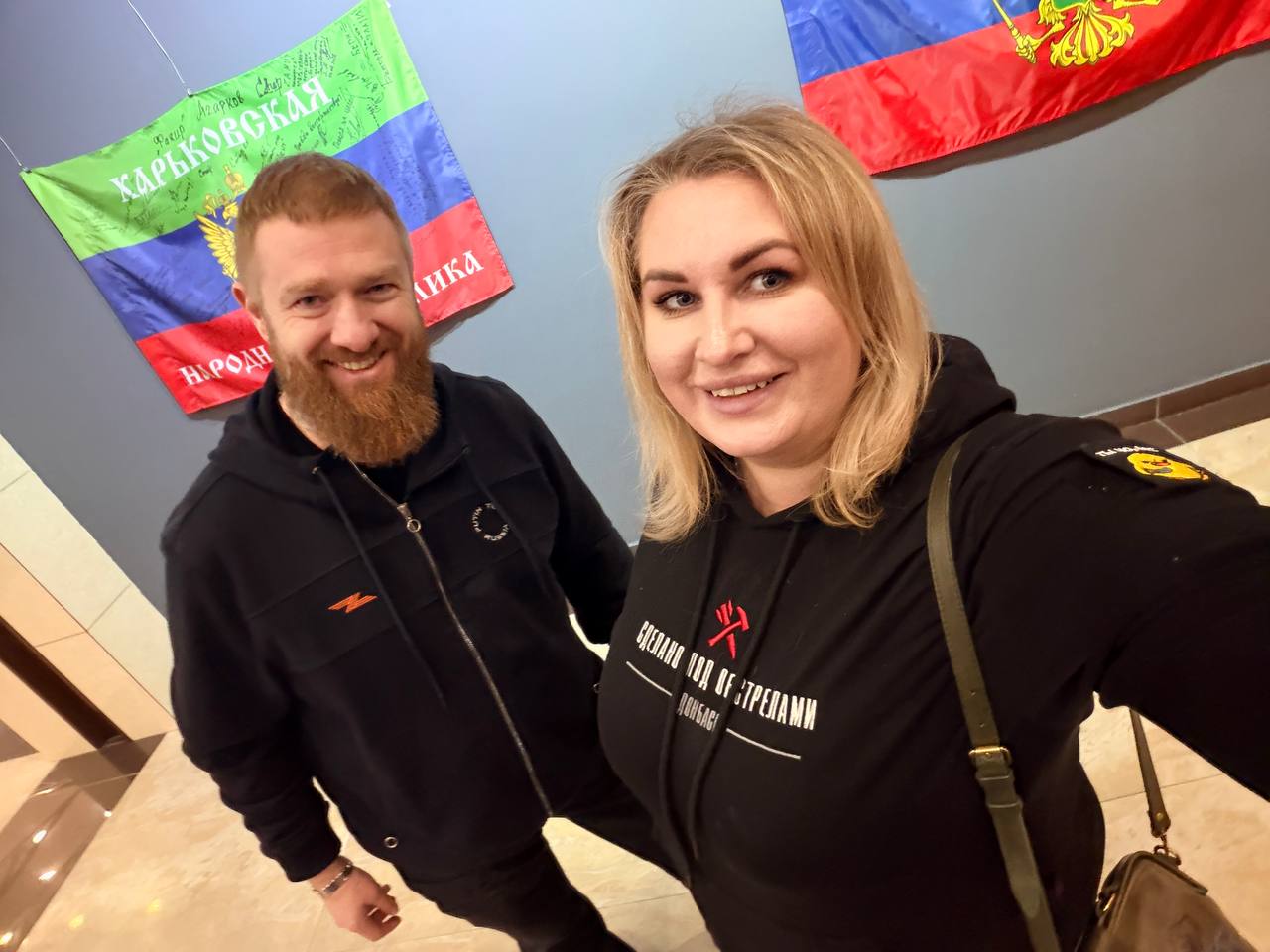 Встретились как-то в Донецке два российских пропагандиста и пошли на экскурсию… на кладбище…